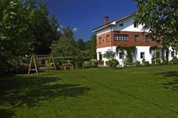 Les Piperes Apartment Corao